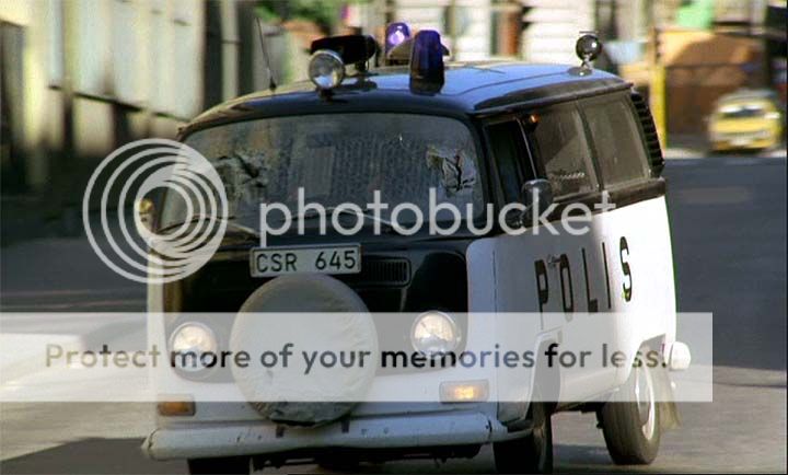 http://i861.photobucket.com/albums/ab178/mathias_swe/polisbuss_zpsj9cjhm08.jpg